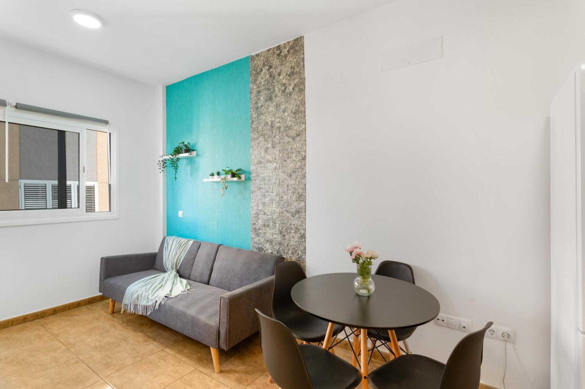 Apartment 1b Ren Coqueto